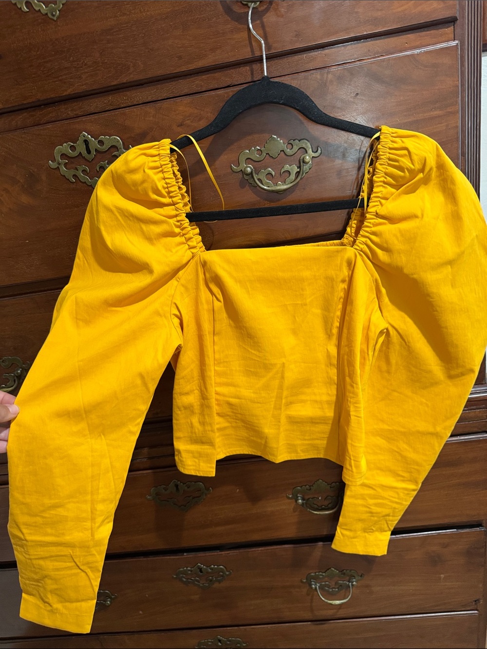 Women’s Levi crop top